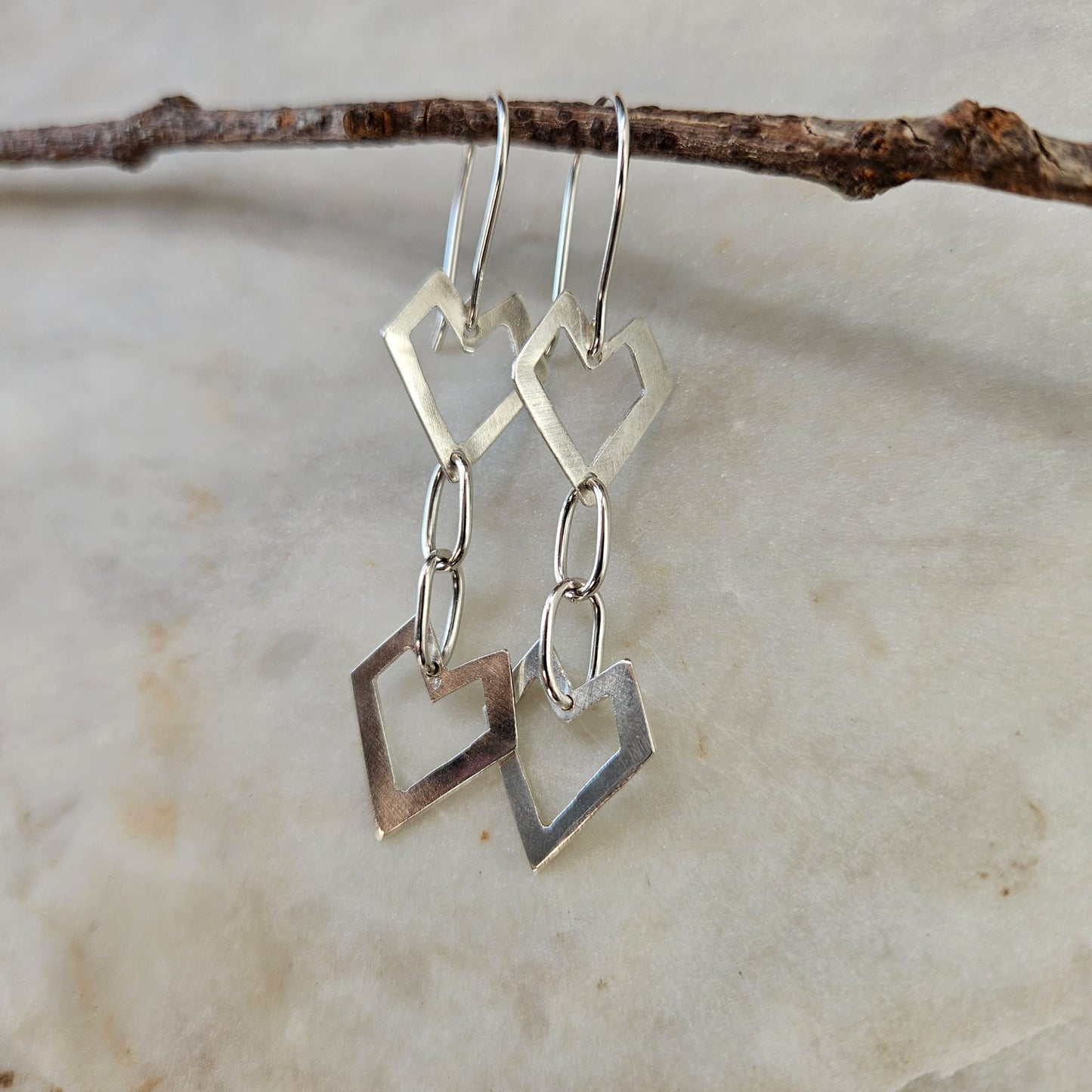 <3 Chain of hearts earrings