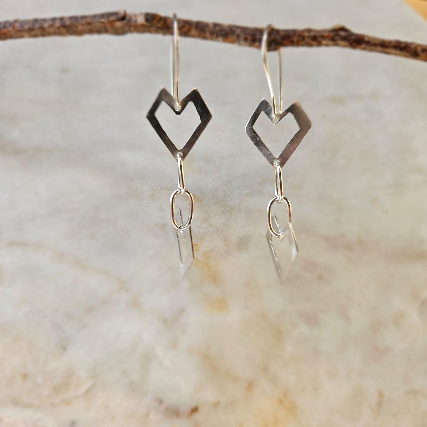 <3 Chain of hearts earrings